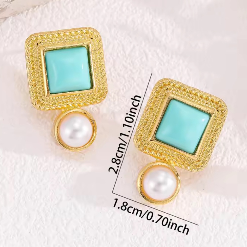 Vintage Turquoise Pearl Golden Earrings - Picture 2 of 6